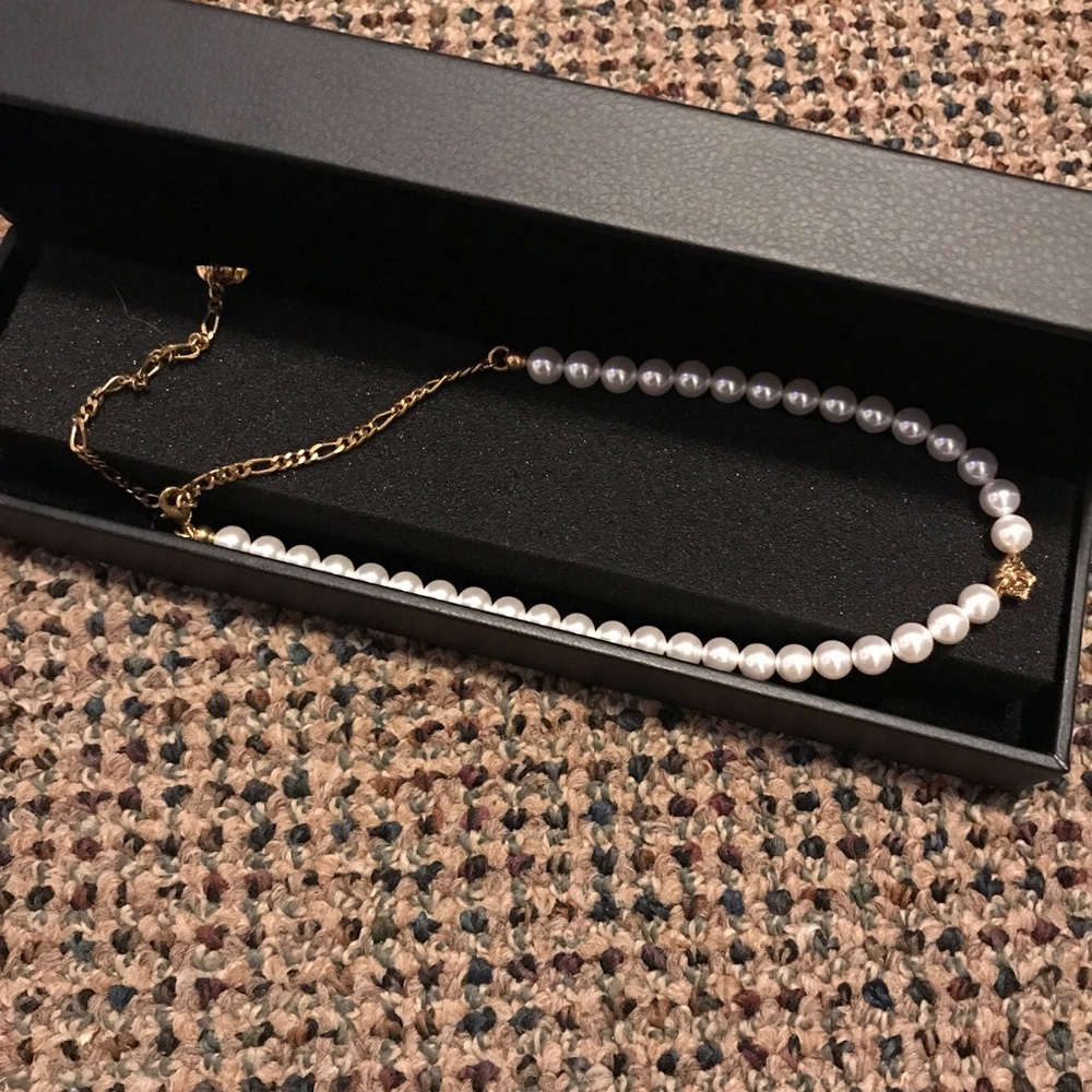 Versace pearl necklace - Picture 8 of 13